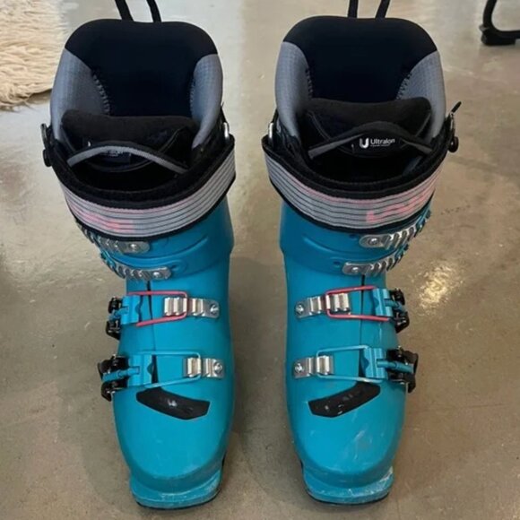 Lange XT3 110 LV Alpine Touring Boot - 2022 - Women Lange XT3 110 LV Women’s Ski Boots 24.5